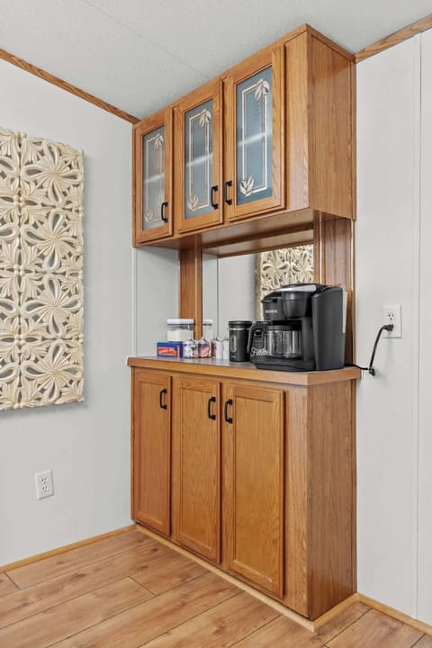 Coffee bar has Keurig Coffee Duo with drip & k-cup maker.  Or for a more robust taste use the French Press.

Classic Roast Ground Coffee (filters), K-Cup Pods, Assorted Tea, Hot Chocolate, Coffee Mate Creamers & Sugar.