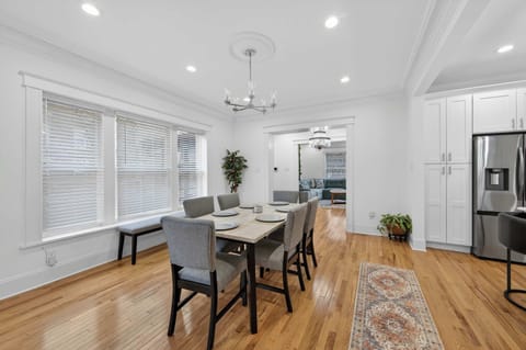 A spacious dining space surrounded by natural light, ideal for shared meals, morning coffee, or game nights. ☀️🍽️
#GatherHere #BrightLiving #AirbnbDining