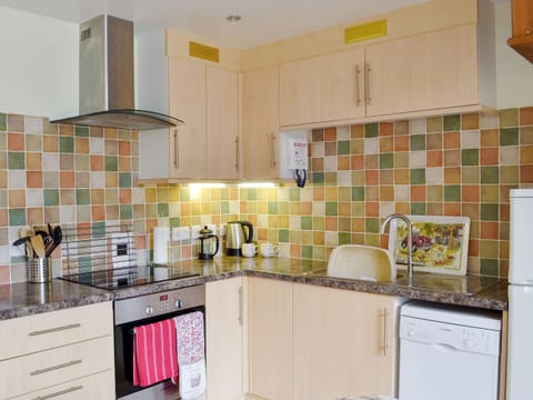 Well equipped kitchen | Virginia Cottage - East Dunley Cottages, Bovey Tracey