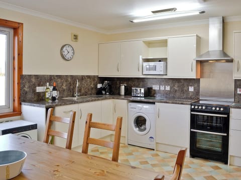 Kitchen and dining area | Tigh Grianach, North Connel, near Oban