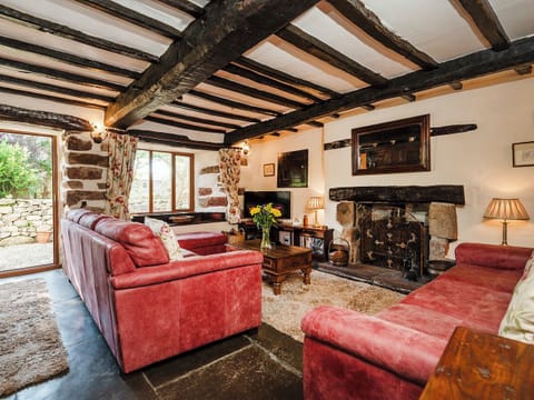 Warm and welcoming living room | Bridge End Farmhouse - Bridge End Farm Cottages, Boot, near Eskdale