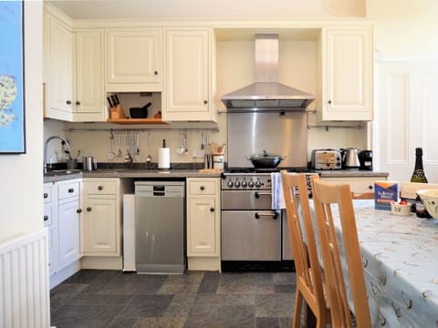 Kitchen/diner | Kimberley Apartment, Dunoon