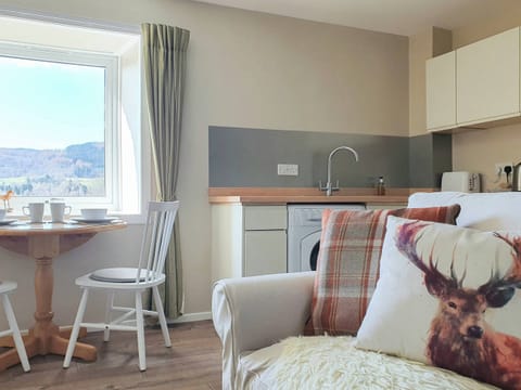 Open plan living space | Elmwood East - Pitlochry Self Catering, Pitlochry