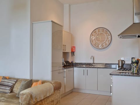 Open plan living/dining room/kitchen | Apartment 14 - Astor House, Torquay