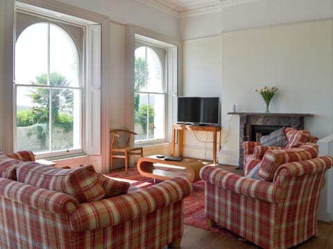 Living room | Elliott Terrace - Mayflower Apartment - Elliot Terrace, Plymouth