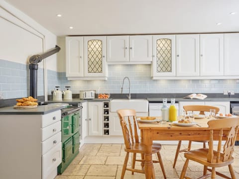 Kitchen | West Anstey Farmhouse - The Retreat, West Anstey