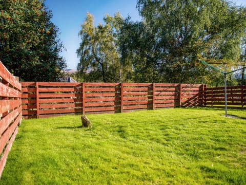 Garden | Munro View - Silverglades Holiday Homes, Aviemore