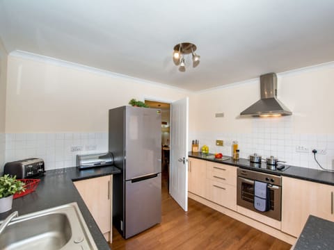Kitchen | The Cairngorm - Silverglades Holiday Homes, Aviemore