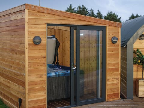 Hot tub enclosure | Ben Aigan - Hillhead Hideaways, Newmill, nr Keith