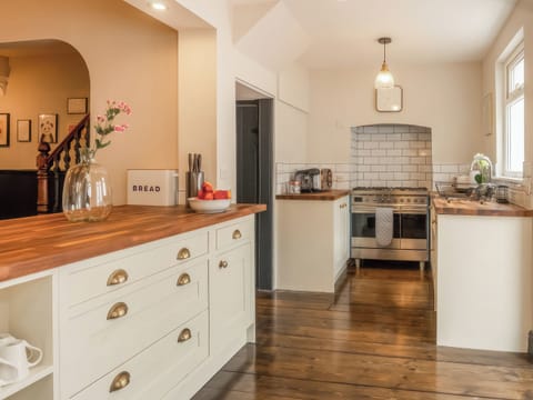 Kitchen | Langleigh Villa, Ilfracombe