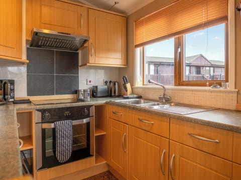Kitchen | 5 Ocean View - Mullacott Retreats, Ilfracombe