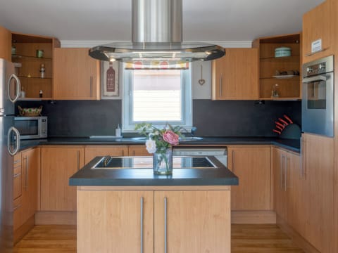 Kitchen | 4 Meadow View - Mullacott Retreats, Ilfracombe