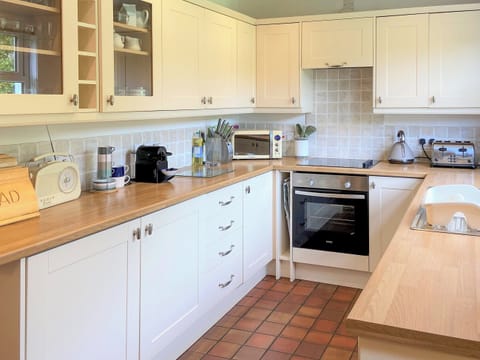 Kitchen | Rockpool Cottage - Tramway Cottages, Ellenabeich, Isle of Seil