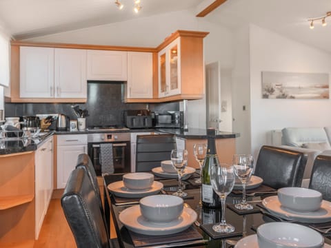 Open plan living space | Driftwood - Mullacott Retreats, Ilfracombe