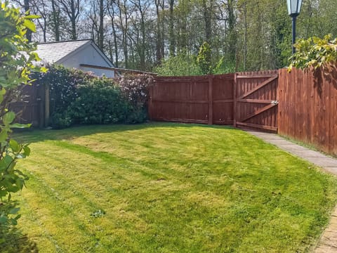 Garden | Lake View - Little Dunley Cottages, Bovey Tracey