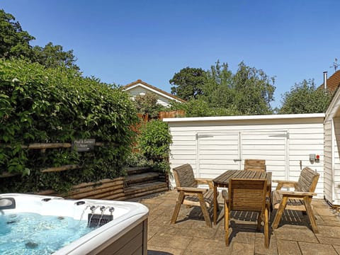 Patio | Lake View - Little Dunley Cottages, Bovey Tracey