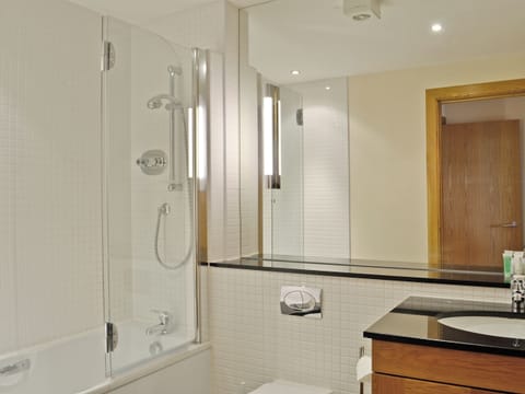 Typical bathroom | Links Apartments - Links Apartment 1, Brora