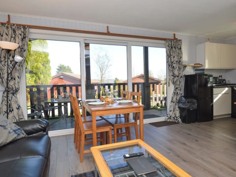 Living room/dining room | Holy Loch Lodge, Dunoon