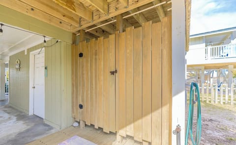 Outdoor Hot & Cold Shower