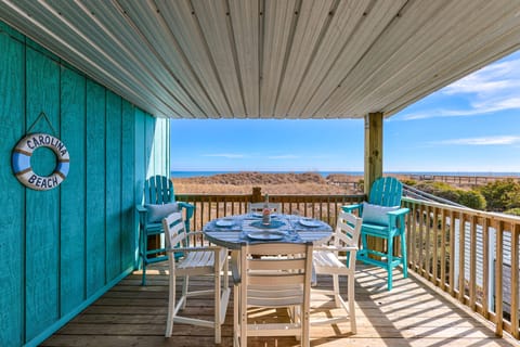 Large Oceanfront Balcony - Large Oceanfront Balcony