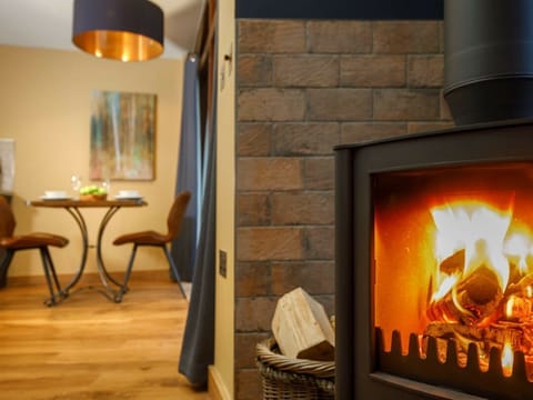 Garwnant Golden Oak Hideaway