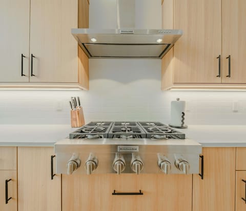 The perfect blend of culinary comfort and natural beauty.