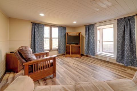 Summersville Vacation Rental | 3BR | 1BA | 1,350 Sq Ft