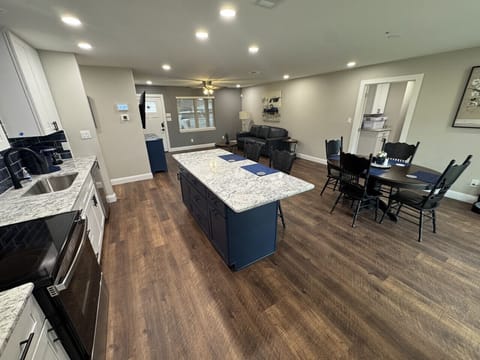 Full Kitchen and Dinning