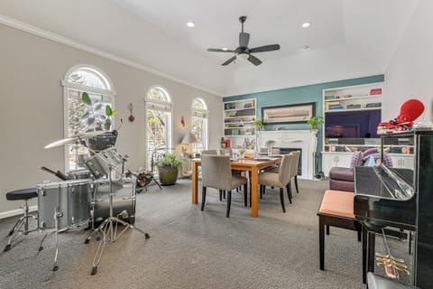 Clive Vacation Rental | 3BR | 2.5BA | 2,500 Sq Ft