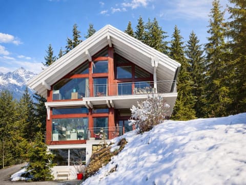 Holiday Home Exterior [winter]