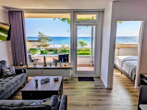 Panoramic Baltic Sea views from the living room