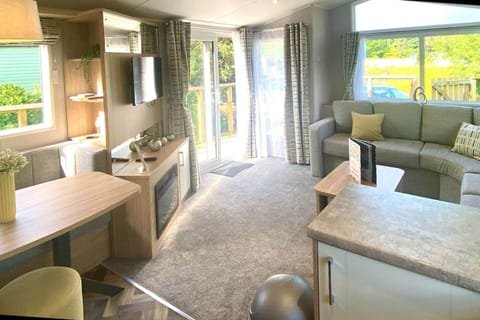 Lounge area and TV/DVD