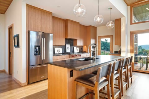 The kitchen is ideal to cook and gather