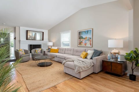 Kure Beach vacation rental with screened porch, private suite & sleeps 10.