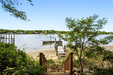 Private dock on Goose Creek with direct water access
