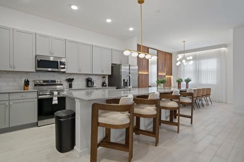 Fully-equipped kitchen