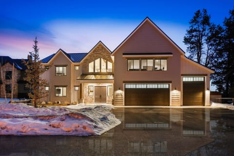 Arrive in Style at This Stunning Designer Home