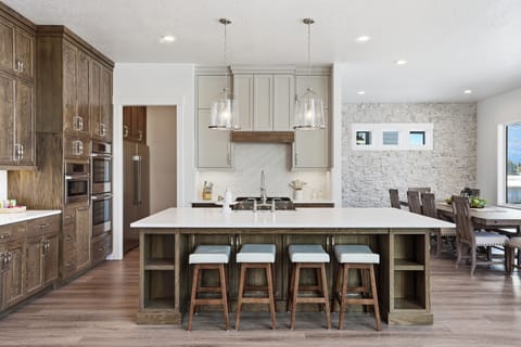 Cook Gourmet Meals in This Modern Chef’s Kitchen