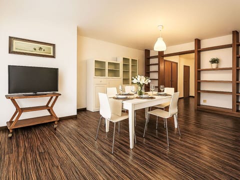 Interior Design, Flooring, Wood Flooring, Wood, Floor, Furniture, Laminate Flooring, Ceiling, Living Room, Room