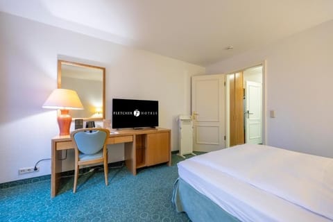 Wake up to natural light and extra space to unwind.