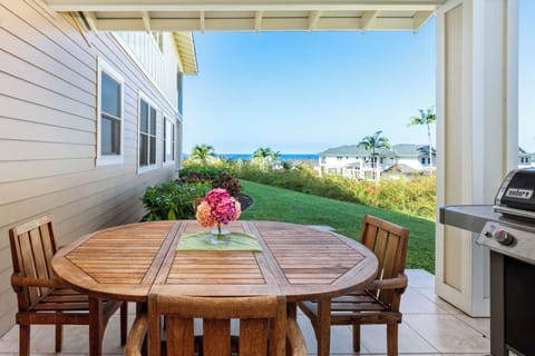 Enjoy your morning breakfast or evening dinner from the lanai