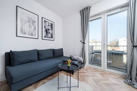 Central-Located Apartment in Łódź - with Balcony | Book Now with RENTUJEMY