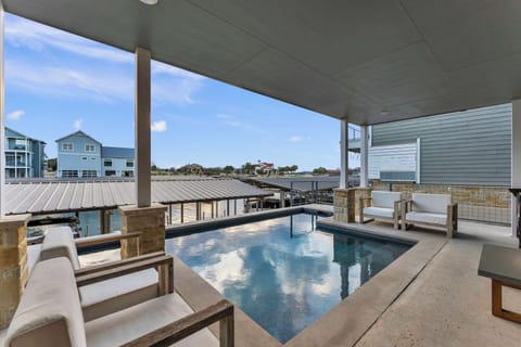 Welcome to Lake Days & Pool Waves!