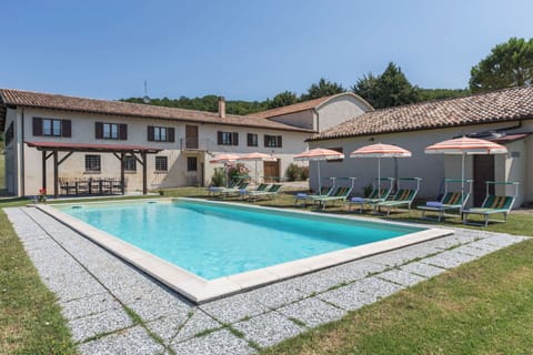Autumn, Balcony / Terrace / Patio, Building Exterior, Garden, Outdoor, Pool, Spring, Summer, Winter