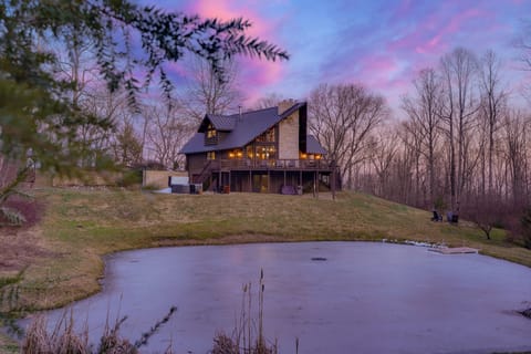 Welcome to Juniper Cabin, your private mountain retreat!