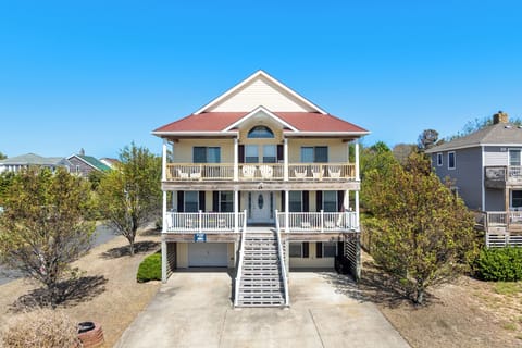 KDN9915: Sounds Like A Plan | Front Exterior
