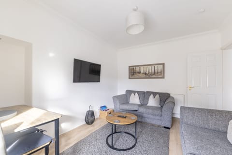 Living Room / Lounge