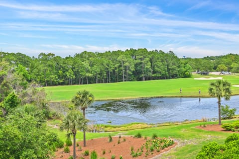 Scenic Golf Course & Lake Views
