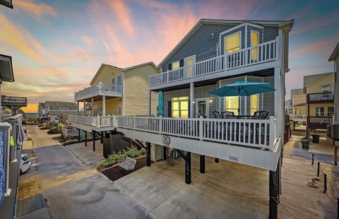 8th house from the Ocean!
