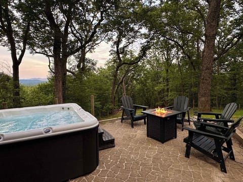 Mountain Views | Hot Tub | Fire Table 